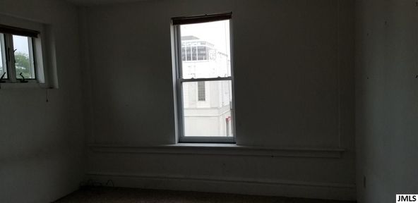 133 E Washington Ave, Jackson, MI 49201